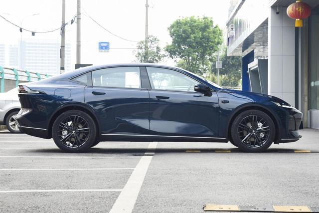 深蓝SL03荣获2023红点奖，17.19万起，真切中国人审美需求了吗？