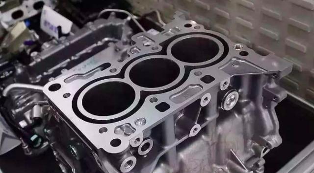 福克斯将重新换装四缸发动机，三缸四缸谁更强？