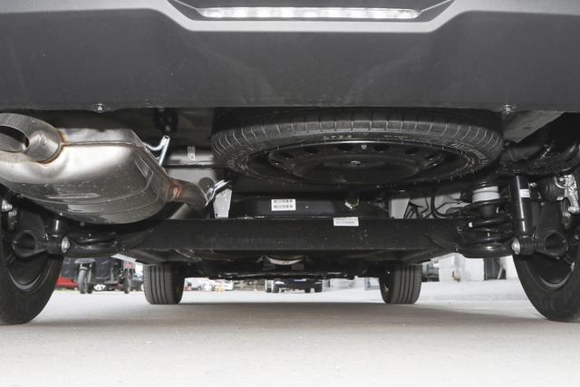 99万!五菱宏光plus:紧凑型mpv,空间奢华,油耗7.