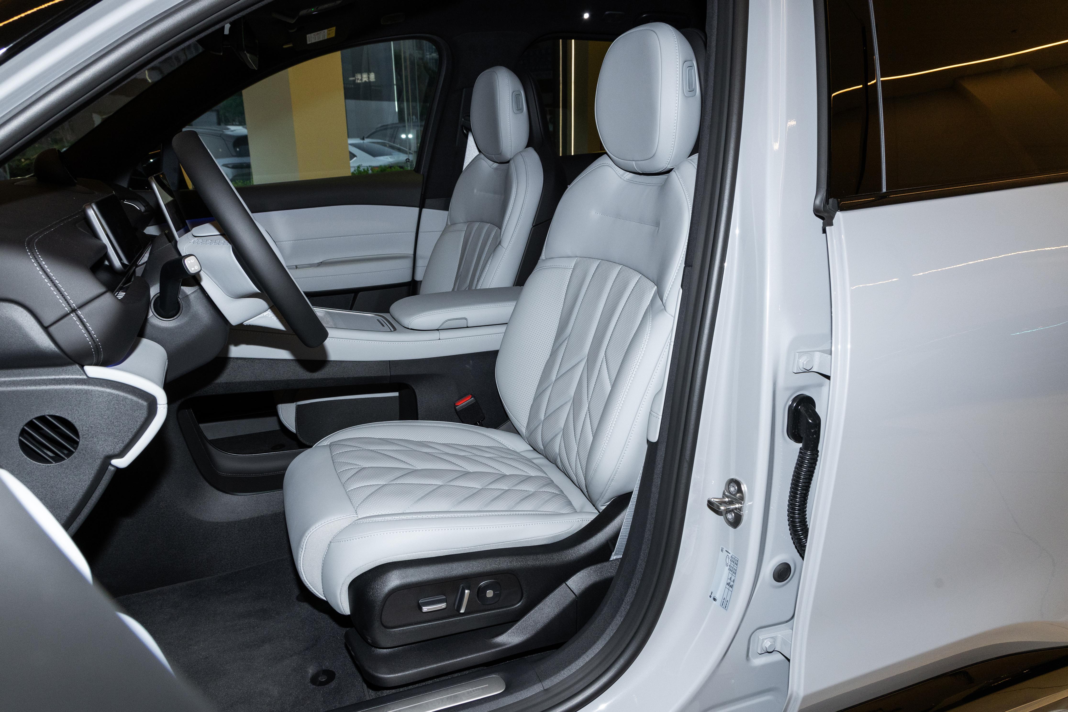 蔚来ES6 2025款 豪华感 智能科技 安全性能_蔚来