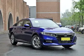 本田雅阁高速行驶时频繁出现胎压报警提示是怎么回事？图片