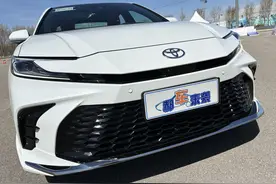 20万预算买B级车，一箱油跑1167公里，广汽丰田全新凯美瑞咋样？图片