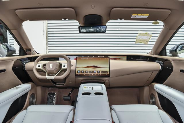 "入门即满配"，华为乾崑ADS 4+鸿蒙座舱，2026款阿维塔07