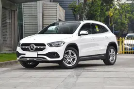 便宜奔驰入门SUV，配置豪华空间舒适，好保养油耗6L，实拍奔驰GLA图片