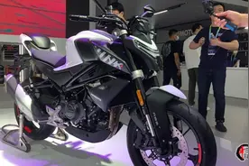 北京摩展｜中排运动街车：春风NK家族450亮相摩展，售价暂时保密图片