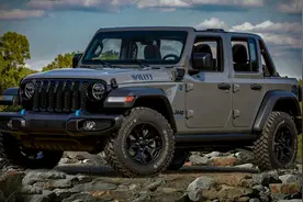 秒变敞篷车 Jeep牧马人Willys 4xe发布 纯电动续航33km图片