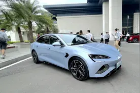 试驾比亚迪海豹，这“一箩筐”好的不好的细节设计，买前务必知晓图片