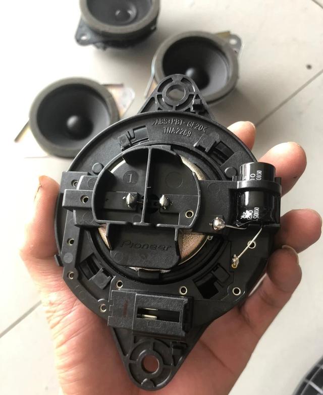 唤醒沉睡的仪表台,雷克萨斯es音响系统及改装教程(汽车先锋音响怎么样