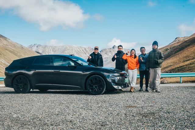 奥迪 E5 Sportback往返860公里看雪山，不旅行还叫什么奥迪旅行车