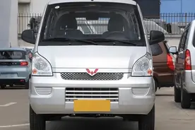 轴距3050mm，售价5.65万，实拍五菱荣光高配，产品力表现如何？图片