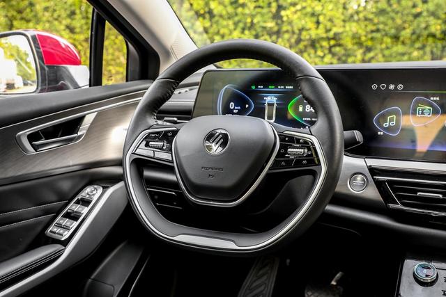 深度解析雷诺江铃羿，它能满足新生代消费者的挑剔需求？