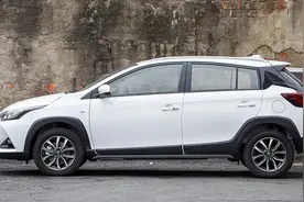 新款丰田致炫：配置不如飞度，油耗低、空间大，买低配？图片