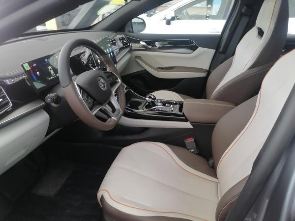 实拍体验比亚迪秦PLUS EV，纯电续航420km，家用首选车型