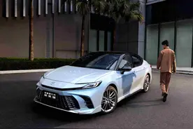 16万的混动凯美瑞油耗就4个多，你还在考虑比亚迪吗？图片