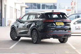 10.29万起的中型SUV，三种动力，提供手动挡，5/7座可选图片