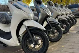 本田LEAD125：直降3000元，没有ABS系统，值得购买吗？图片