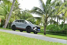 同级唯一1.8T+7DCT！试驾2022款吉利博越X智领型图片