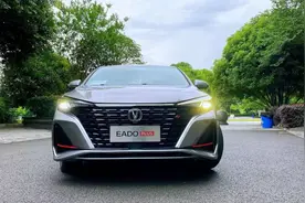 外、内饰升级明显，试驾2022款逸动PLUS：家用没毛病图片