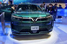 越南国产车vinfast卖不掉，越南网友提议：可以卖给有钱的中国人图片