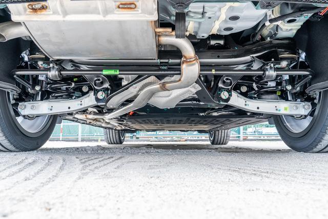 续航530km+L2辅助驾驶，直降4000元的零跑C10对比丰田bZ5如何选？