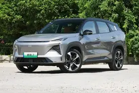 比亚迪汉劲敌？吉利新车曝光，电动尾翼+纯电动力！图片