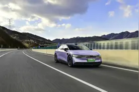 实测25款极氪007四驱版 除了电耗高 其它都挺好图片