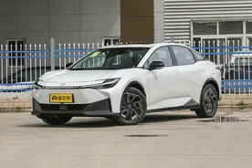 一汽丰田bZ3，优惠1.8万，前排座椅能放平，配置高，续航517公里图片