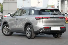 终于国产了！全系2.0T+9AT，长5127mm，不足40万带你看QX60图片