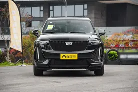 凯迪拉克也挺不住了，XT6降价10万，车长超5米，配2.0T+9AT图片