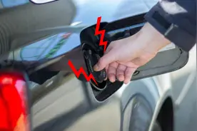 油箱有负压，拧开盖子往里吸气：别担心，吸气就对了图片