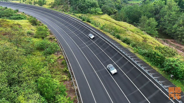 深蓝L06开起来咋样，法拉利同款磁流变悬架，真那么厉害吗