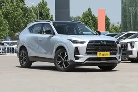 10万级国产燃油SUV，配L2级辅助驾驶，油耗6.8L，油比电省图片