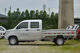 新款五菱荣光新卡加长版，轴距3350mm，标配龙门架，提供2种动力图片