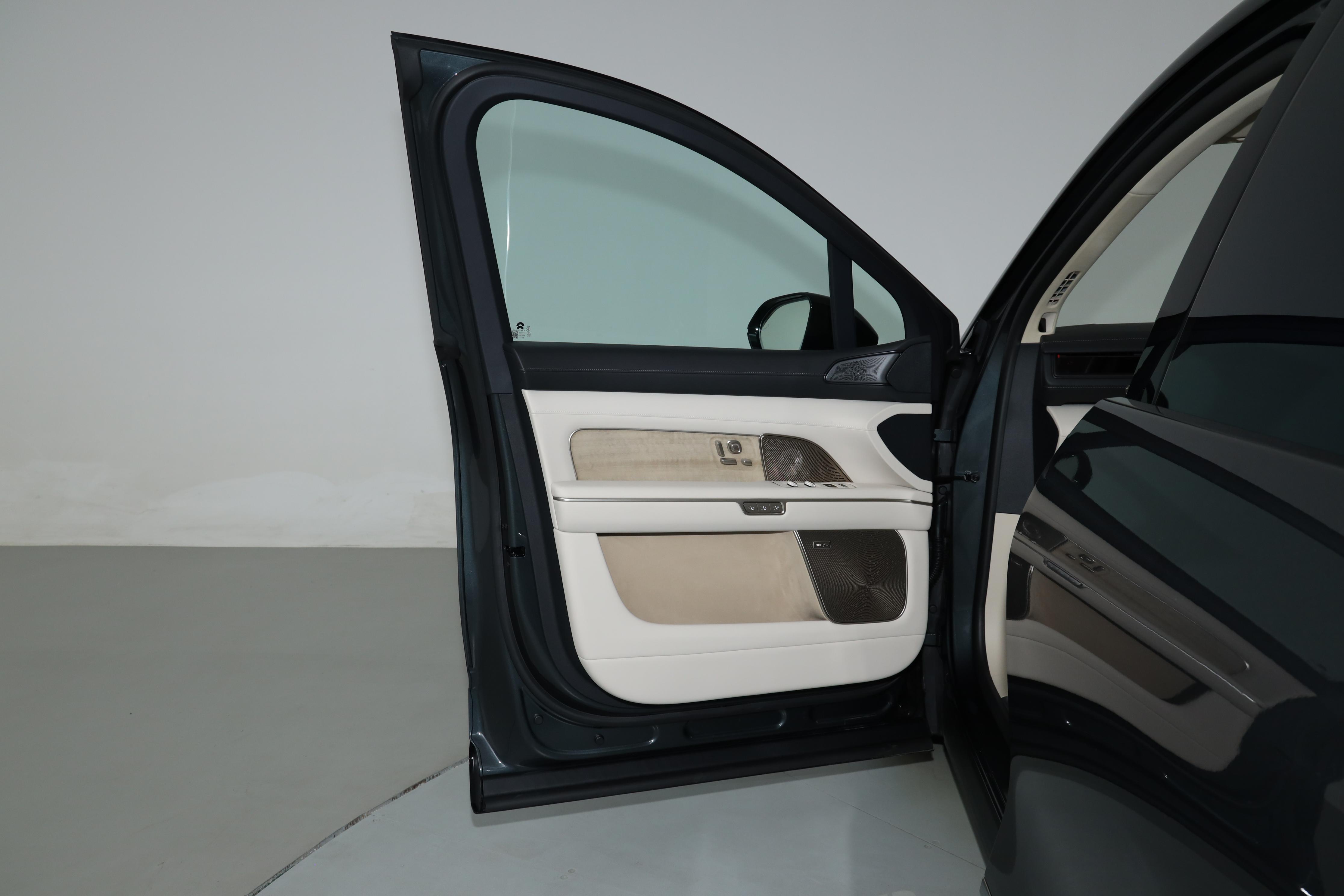 蔚来_蔚来ES8 2026款六座行政签名版试驾_蔚来ES8空间表现评测