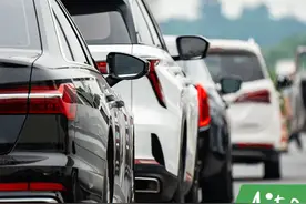 车企卖车亏钱，但几乎所有汽车金融公司都在赚钱图片