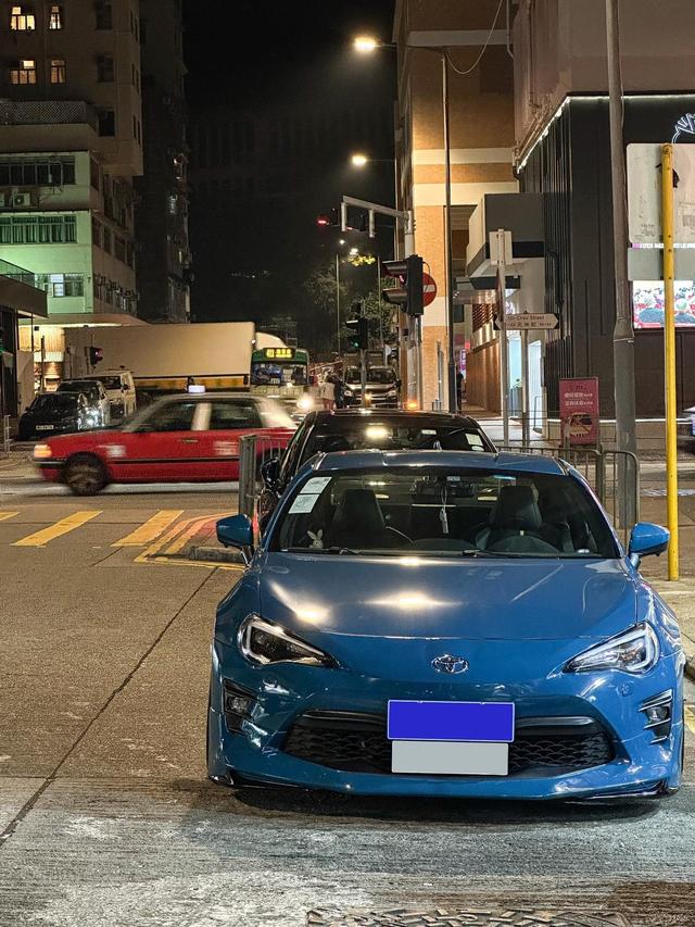 成功打卡“粤车南下”，终于把自己心爱的86开到香港街头！