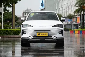 售价15.98万元起，比亚迪宋PLUS DM-i冠军版上市，纯电续航提升图片