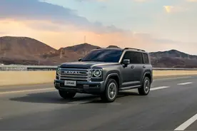 普拉多、烈马会颤抖吗？凭借TOD+Mlock和前后差速锁，售价25万的哈弗H9让越野触手可及图片