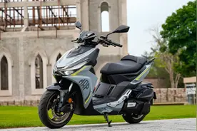 纯正运动踏板再出力作，只要11980元—凯威Feelink S150 静态测评图片