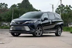 实拍赛那，配2.5L混动+7座布局，省油又舒适，选它还是别克GL8？图片