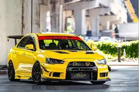 全副武装的三菱EVO十代，现在看依然凶狠图片