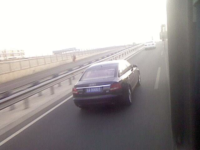 车贵不是富，车牌号靓才行！最好还得是“京A”