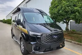 景驿福特V362·后置厨卫版 电动吊床＋航空座椅 共筑奢适空间图片
