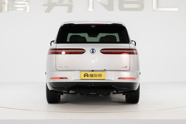 腾势N8L预售31.98万元起