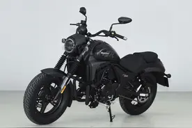 新车 | 现款23680元起售，300排量级复古巡航，豪爵TR300Plus发布图片