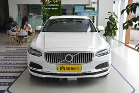 车长5090mm，轴距3061mm，油耗1.8L，带你看沃尔沃S90 RECHARGE图片
