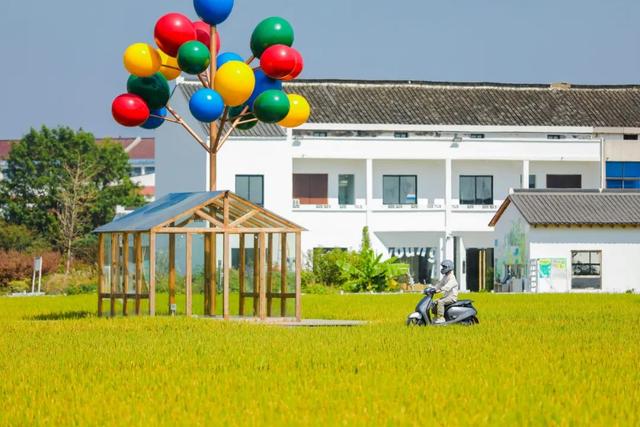 一万出头的高颜值本田复古踏板——新大洲本田NS125LA静态评测