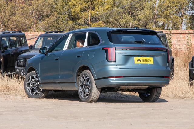 长途出行如何更轻松？聊聊捷途山海L7 PLUS的续航与智驾辅助配置