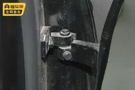 奇瑞风云A8拆车：别管用料如何，架不住车便宜！图片