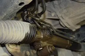 发现方向机漏油怎么办？我们是否需要更换？图片